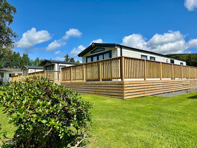 HOLIDAY HOME OPEN WEEKEND! 